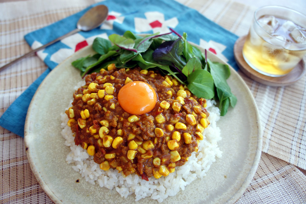 ドッサリとうもろこしのキーマカレー