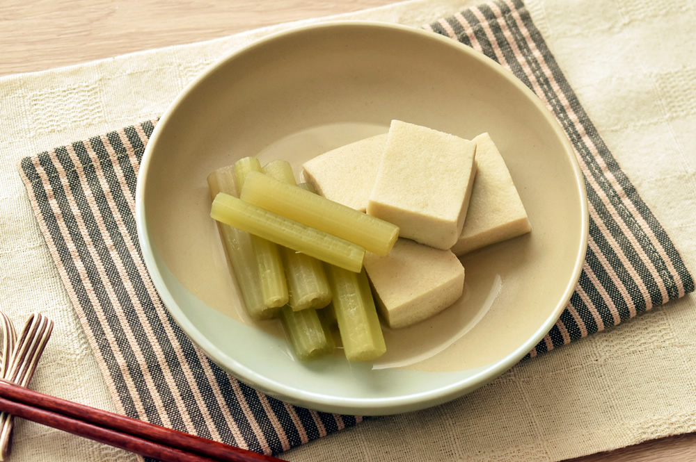 ふきと高野豆腐の煮物