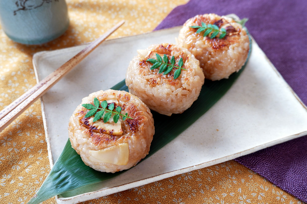 たけのことおかかの焼きおにぎり