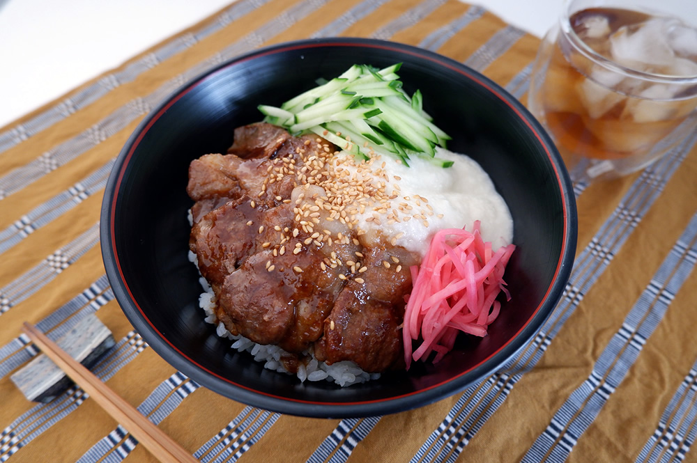 焼肉とろろ丼